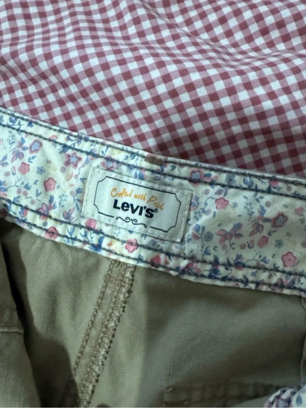 Y2K Khaki Capri Pants - Picture 3 of 7